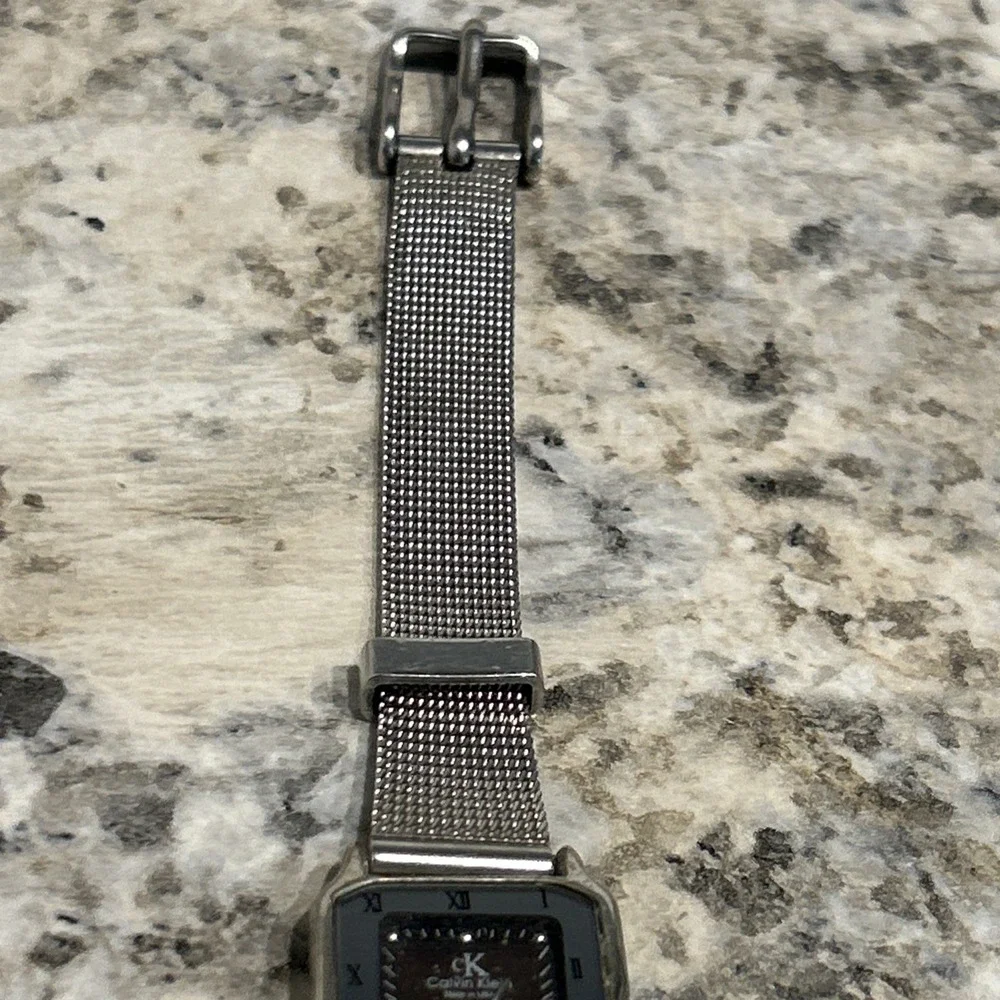 Calvin Klein Watch Color Changing Dial Silver Tone Needs Battery‎ E2